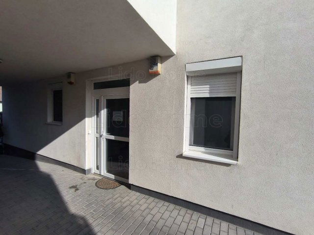 Eladó téglalakás, Győrött 44.9 M Ft, 9+2 szobás