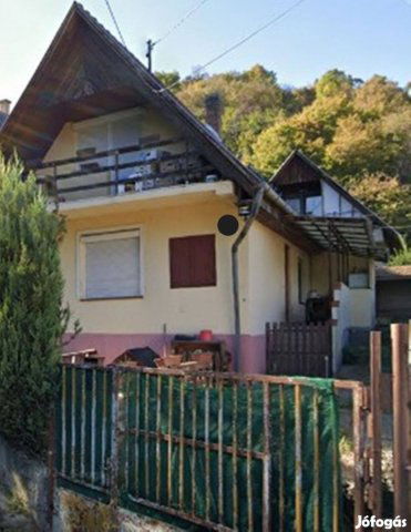 Eladó családi ház, Nagymaroson 27 M Ft, 2 szobás
