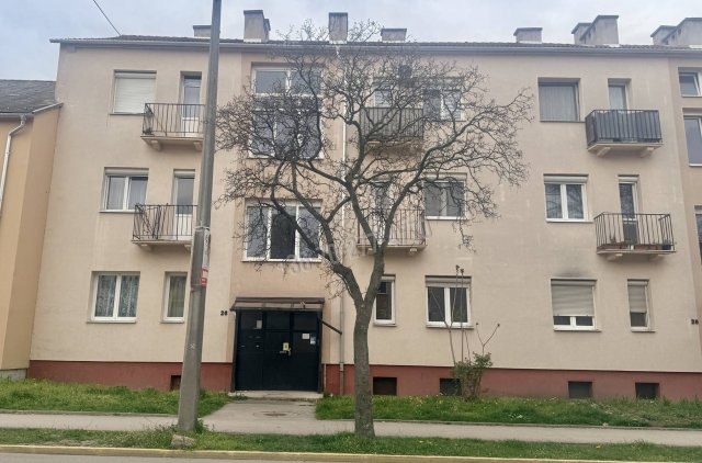 Eladó téglalakás, Oroszlányban, Fürst Sándor utcában 38.5 M Ft