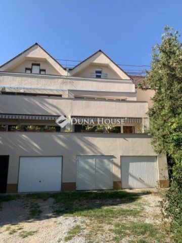 Eladó garázs, Pécsett 12 M Ft / költözzbe.hu