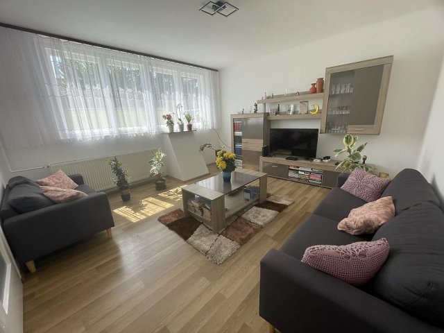 Eladó sorház, Vácon 85 M Ft, 3+2 szobás / költözzbe.hu