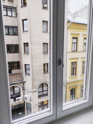 Eladó téglalakás, Budapesten, VI. kerületben 79.9 M Ft, 2 szobás