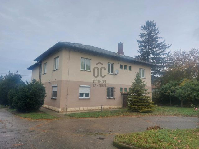 Eladó családi ház, Tolnanémedin 115 M Ft, 12 szobás