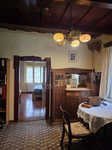 Eladó családi ház, Mikebudán 45.9 M Ft, 7 szobás