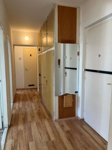 Eladó panellakás, Debrecenben 57 M Ft, 1+2 szobás