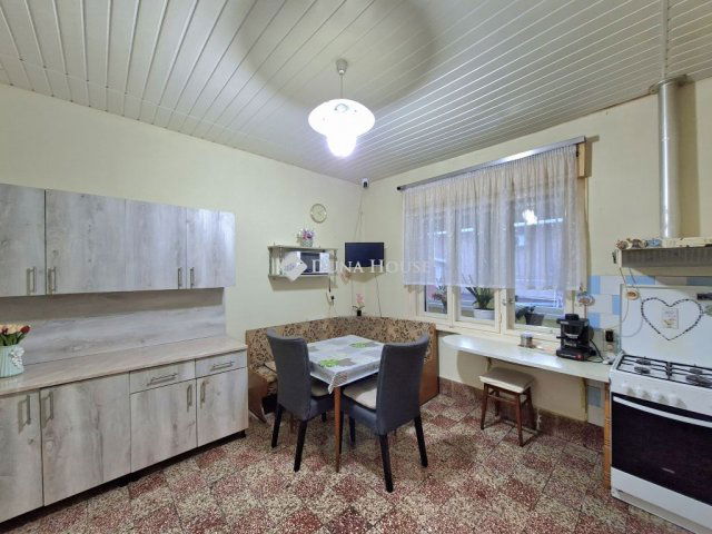 Eladó családi ház, Soponyán 38.5 M Ft, 2 szobás