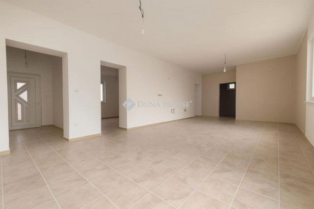 Eladó családi ház, Monoron 74.9 M Ft, 3 szobás