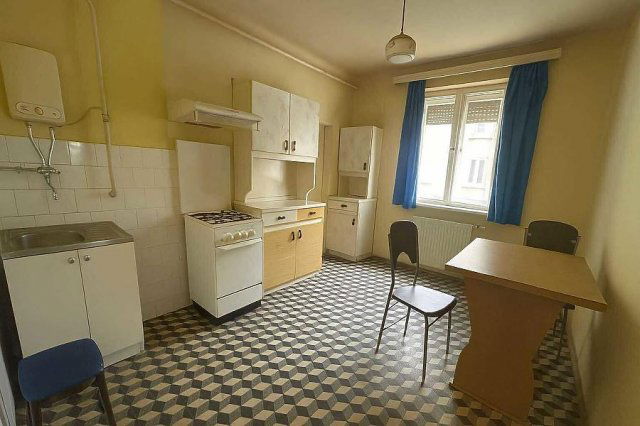 Eladó családi ház, Vácon 48.5 M Ft, 3 szobás