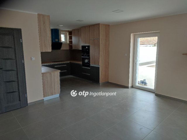 Eladó családi ház, Hajdúszoboszlón 124.5 M Ft, 5 szobás