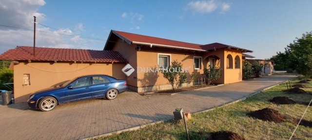 Eladó családi ház, Tárnokon 55 M Ft, 5 szobás