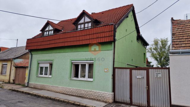 Eladó családi ház, Pécsett 64.9 M Ft, 5 szobás