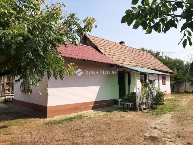 Eladó családi ház, Kecskeméten 22.7 M Ft, 2 szobás