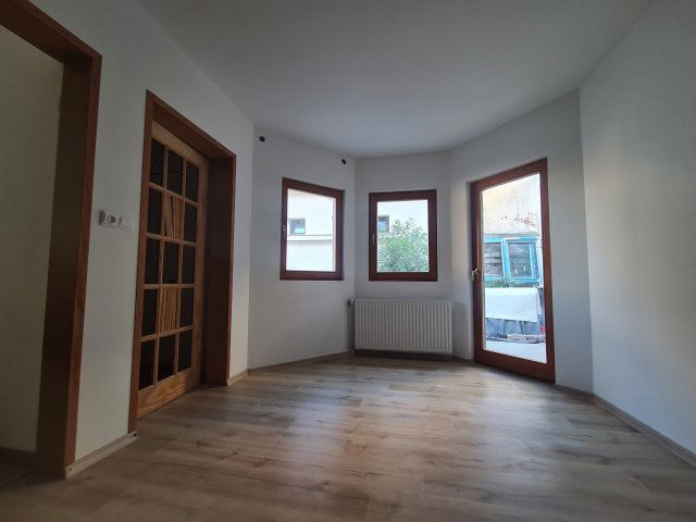 Eladó családi ház, Veszprémben 148 M Ft, 6 szobás