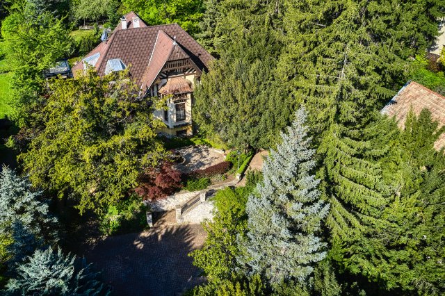 Eladó családi ház, Sopronban, Fenyves soron 399 M Ft, 7 szobás