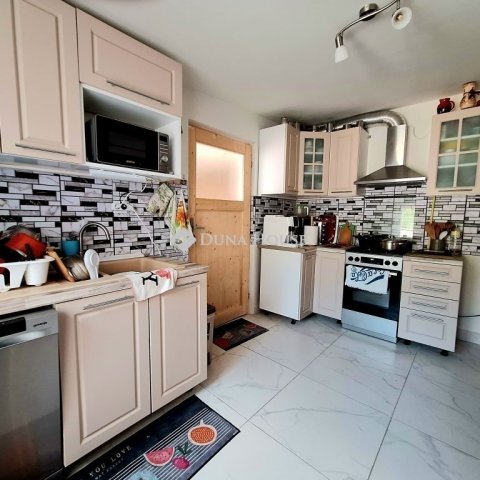 Eladó ikerház, Biatorbágyon 88 M Ft, 3 szobás