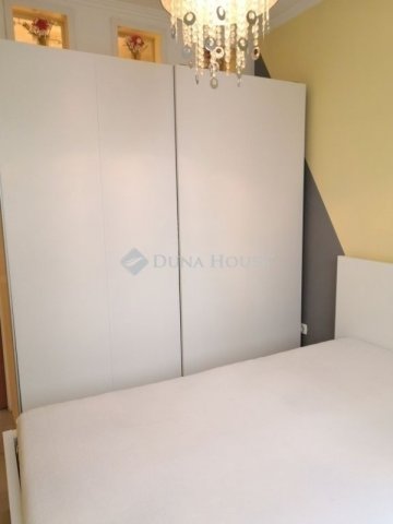 Eladó téglalakás, Budapesten, VI. kerületben 119.9 M Ft