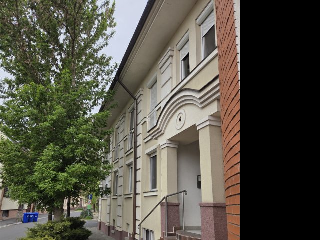 Eladó téglalakás, Debrecenben, Pereces utcában 89 M Ft, 3 szobás