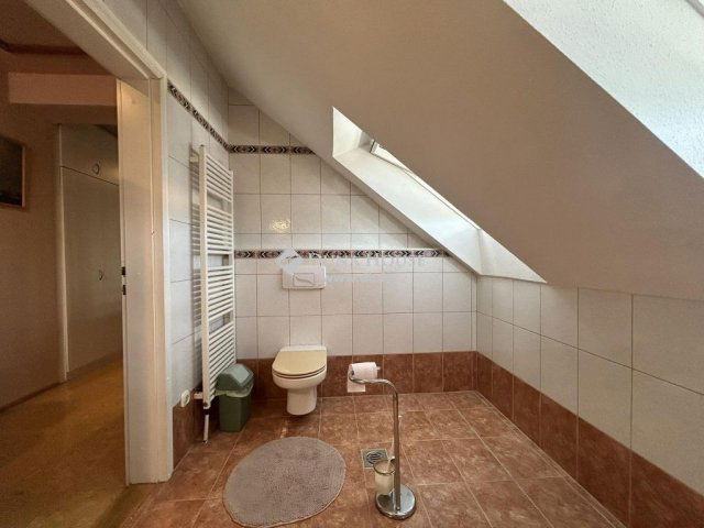 Eladó családi ház, Vecsésen 172 M Ft, 6 szobás