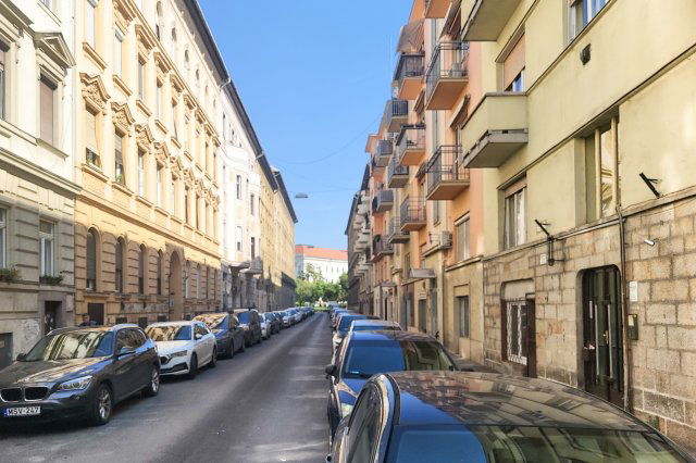 Eladó téglalakás, Budapesten, IX. kerületben 59.9 M Ft