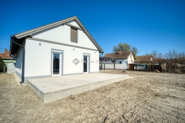 Eladó családi ház, Törtelen 52.9 M Ft, 3 szobás