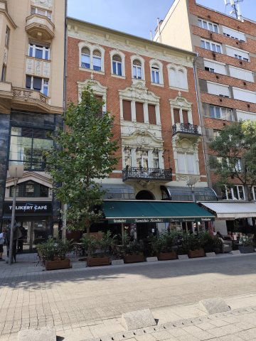 Eladó téglalakás, Budapesten, VI. kerületben, Nagymező utcában