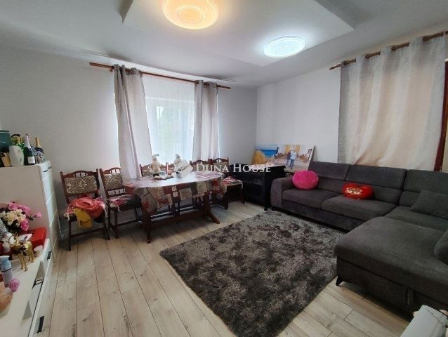 Eladó ikerház, Vecsésen 75 M Ft, 3 szobás / költözzbe.hu