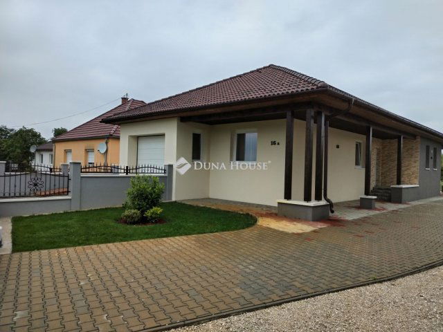 Eladó családi ház, Mezőörsön 119 M Ft, 3 szobás