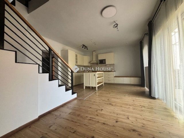 Eladó téglalakás, Üllőn 89.5 M Ft, 2+2 szobás