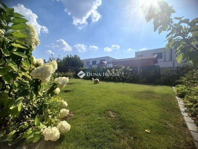 Eladó ikerház, Budapesten, XVIII. kerületben 162.5 M Ft, 4 szobás