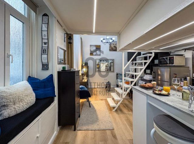 Eladó téglalakás, Budapesten, VI. kerületben 69.9 M Ft, 1 szobás