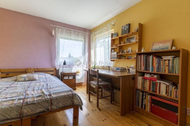 Eladó családi ház, Úrhidán 94.9 M Ft, 6 szobás