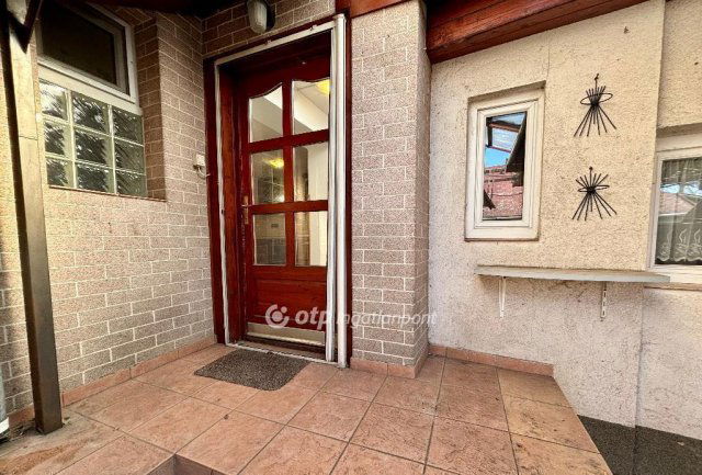 Eladó családi ház, Debrecenben 79.9 M Ft, 5 szobás