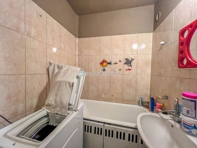 Eladó panellakás, Budapesten, XX. kerületben 62.5 M Ft, 3 szobás