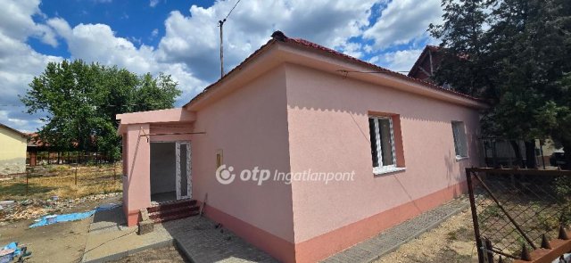 Eladó családi ház, Hosszúpályin 52.9 M Ft, 3 szobás