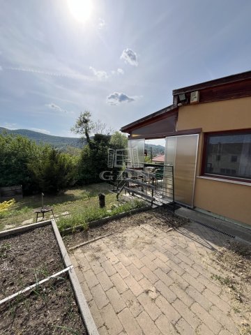 Eladó családi ház, Budapesten, III. kerületben 85 M Ft, 2 szobás