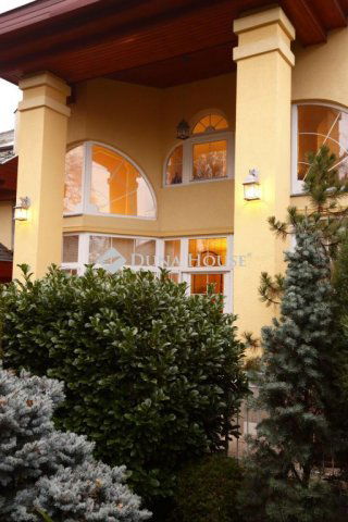 Eladó családi ház, Budapesten, XVIII. kerületben 299 M Ft