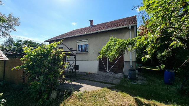 Eladó családi ház, Érden 78.9 M Ft, 2 szobás