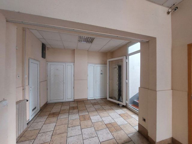 Kiadó ipari ingatlan, Solymáron 500 E Ft / hó, 3 szobás