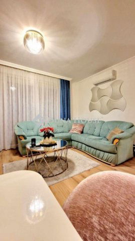 Kiadó téglalakás, albérlet, Pécsett 240 E Ft / hó, 3 szobás