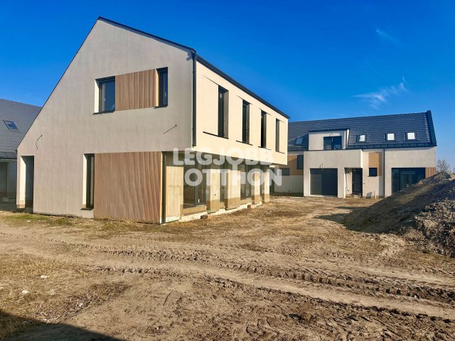 Eladó téglalakás, Cegléden 80 M Ft, 2 szobás