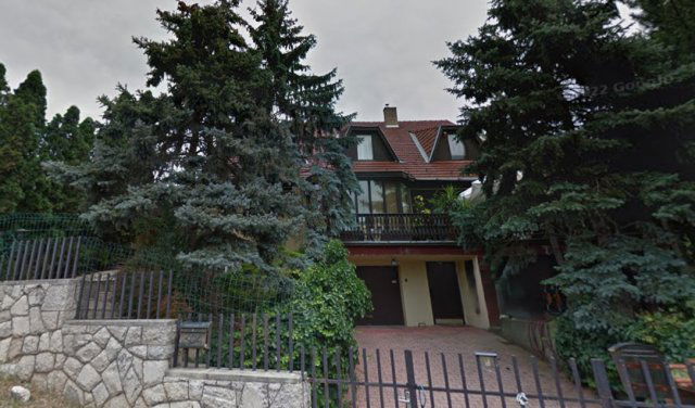 Eladó családi ház, Esztergomban 149.9 M Ft, 8 szobás