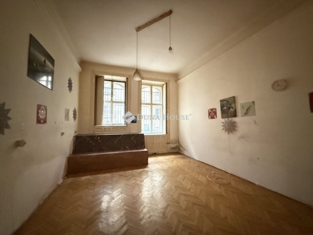 Eladó téglalakás, Budapesten, VIII. kerületben 55.9 M Ft