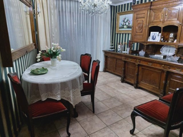 Eladó családi ház, Szolnokon 125 M Ft, 4+2 szobás