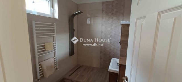 Eladó sorház, Budapesten, XVII. kerületben 187.5 M Ft, 11 szobás