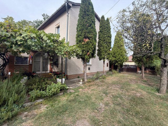 Eladó családi ház, Újszentivánon 89.9 M Ft, 5 szobás