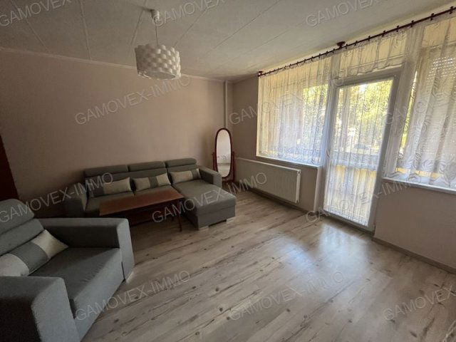Eladó panellakás, Dombóváron 32.499 M Ft, 2 szobás