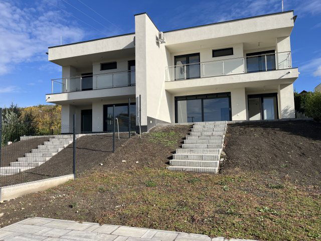 Eladó ikerház, Balatonfüreden, Vázsonyi úton 250 M Ft