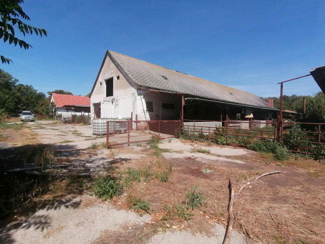 Eladó ipari ingatlan, Hódmezővásárhelyen 70 M Ft