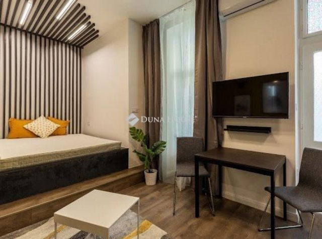 Eladó téglalakás, Budapesten, VII. kerületben 58.9 M Ft