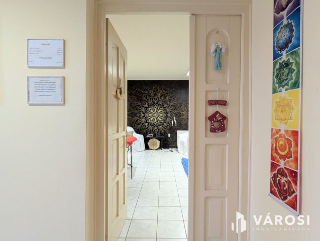 Eladó üzlethelyiség, Békéscsabán 25.9 M Ft, 1 szobás